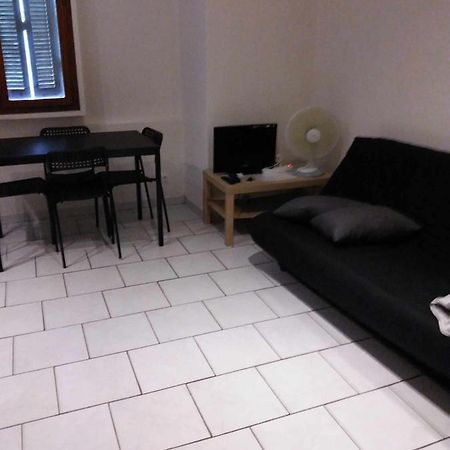 Soappartement Ла-Сейн-сюр-Мер Экстерьер фото